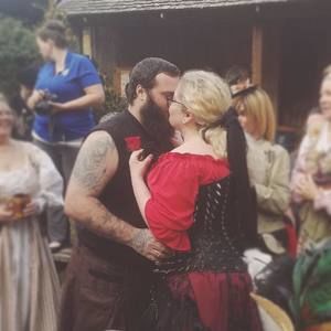 Meet your Posher, Hydie